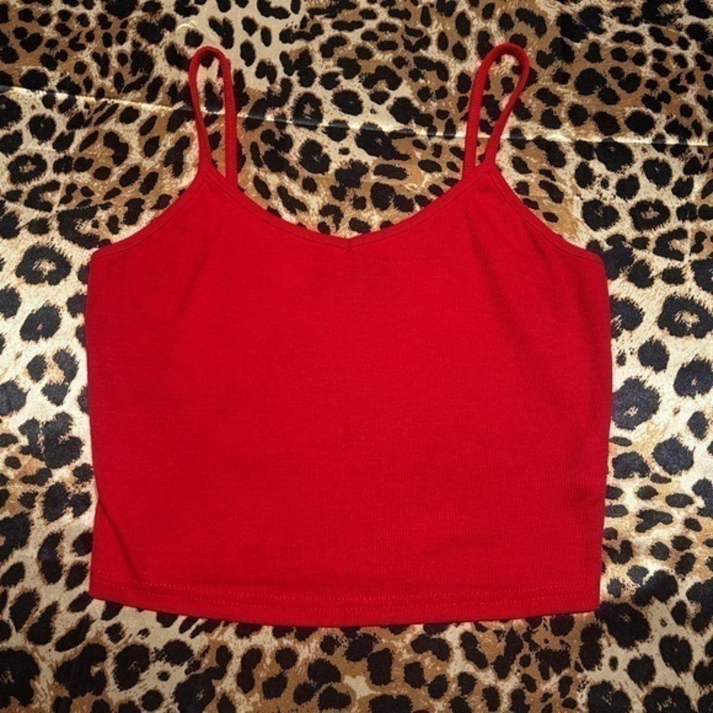 SHEIN Red Ribbed V-Neck Cropped Tank Top